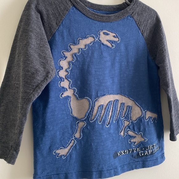 BabyGAP Toddler Boy Long Sleeve Dinosaur Tee - Picture 2 of 15